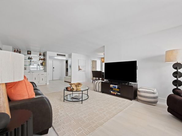 3520 S Ocean Boulevard L306, South Palm Beach FL 33480