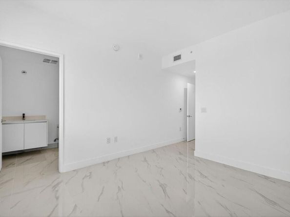 700 NE 24th Street 5202, Miami FL 33137