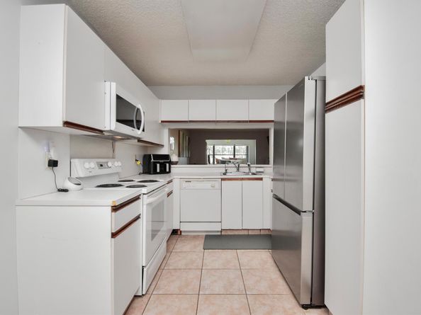 4696 Lucerne Lakes Boulevard 102, Lake Worth FL 33467