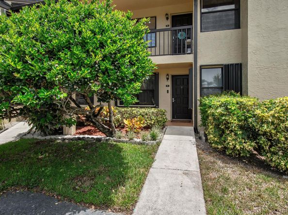 4696 Lucerne Lakes Boulevard 102, Lake Worth FL 33467