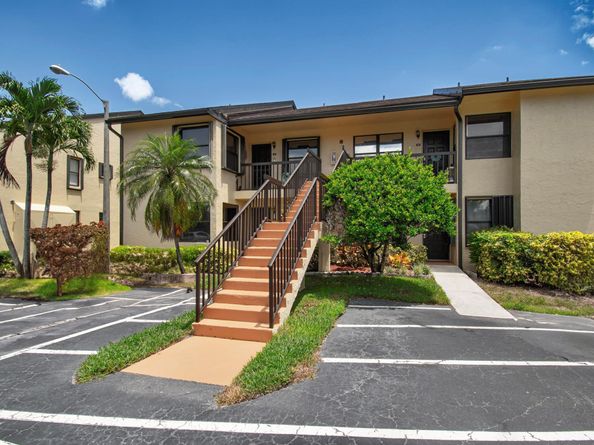 4696 Lucerne Lakes Boulevard 102, Lake Worth FL 33467