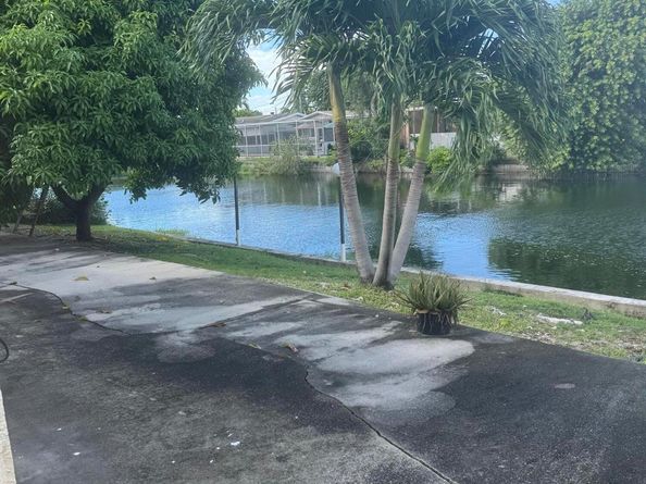 6621 Boxwood Drive, Miramar FL 33023