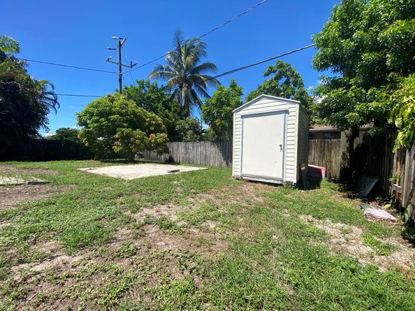 3837 Riedel Avenue, Palm Springs FL 33461