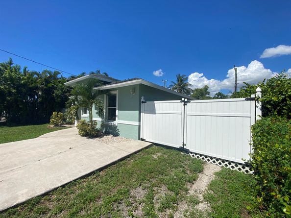 3837 Riedel Avenue, Palm Springs FL 33461