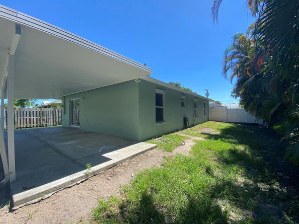 3837 Riedel Avenue, Palm Springs FL 33461