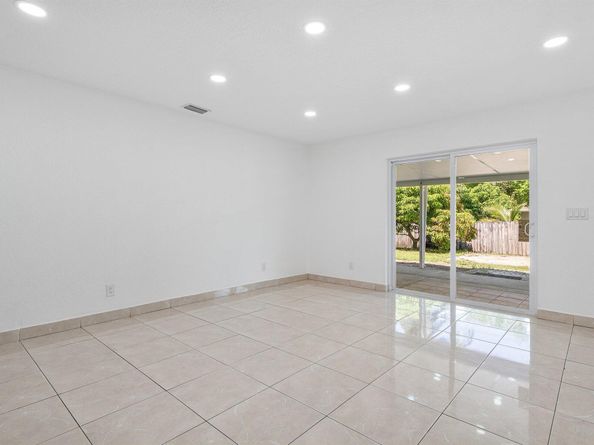 3837 Riedel Avenue, Palm Springs FL 33461