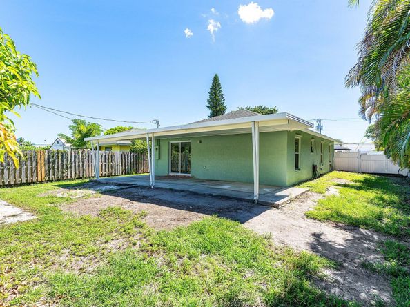 3837 Riedel Avenue, Palm Springs FL 33461