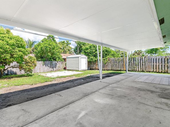 3837 Riedel Avenue, Palm Springs FL 33461