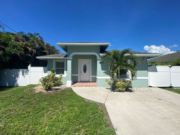 3837 Riedel Avenue, Palm Springs FL 33461