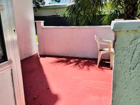 4000 NW 44th 106, Lauderdale Lakes FL 33319
