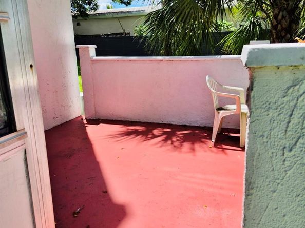 4000 NW 44th 106, Lauderdale Lakes FL 33319