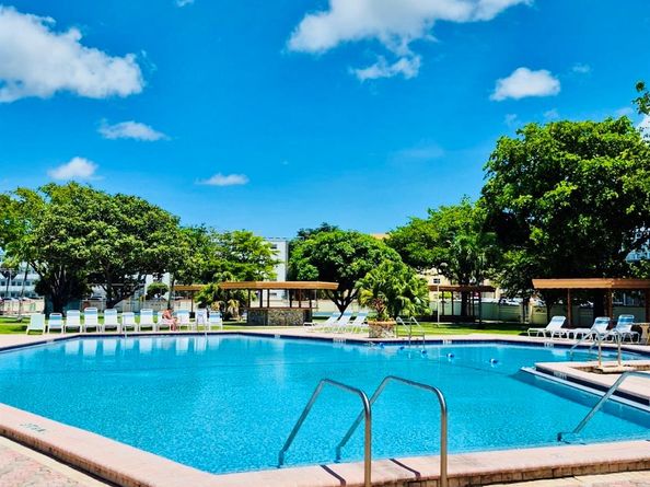 4000 NW 44th 106, Lauderdale Lakes FL 33319