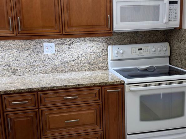 4000 NW 44th 106, Lauderdale Lakes FL 33319