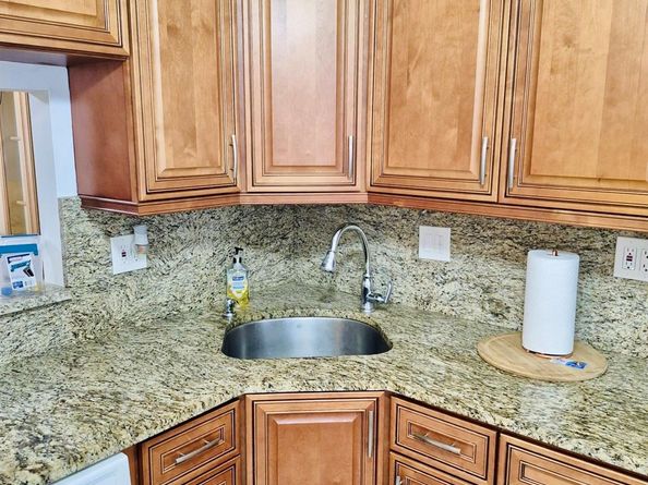4000 NW 44th 106, Lauderdale Lakes FL 33319