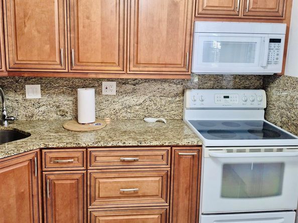 4000 NW 44th 106, Lauderdale Lakes FL 33319