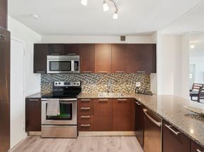 427 Golden Isles Dr 6D, Hallandale Beach FL 33009
