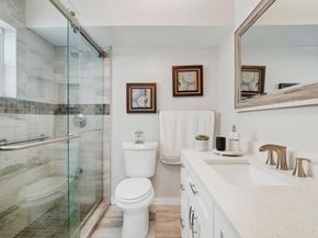 427 Golden Isles Dr 6D, Hallandale Beach FL 33009