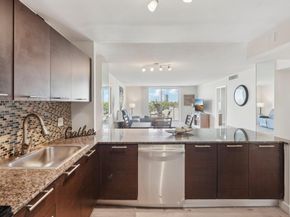 427 Golden Isles Dr 6D, Hallandale Beach FL 33009