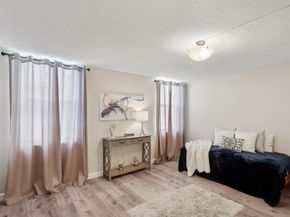 427 Golden Isles Dr 6D, Hallandale Beach FL 33009