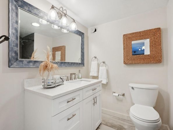 427 Golden Isles Dr 6D, Hallandale Beach FL 33009