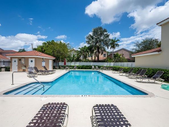 4035 Tree Tops Rd, Hollywood FL 33026