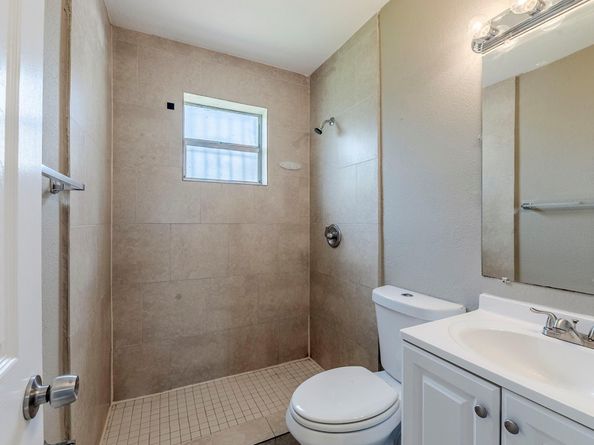 745 NW 144th St, Miami FL 33168