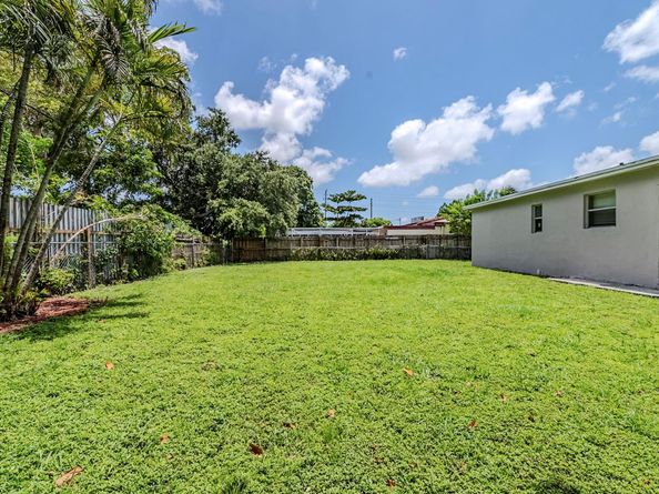 745 NW 144th St, Miami FL 33168