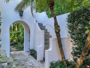 424 Brazilian Avenue, Palm Beach FL 33480