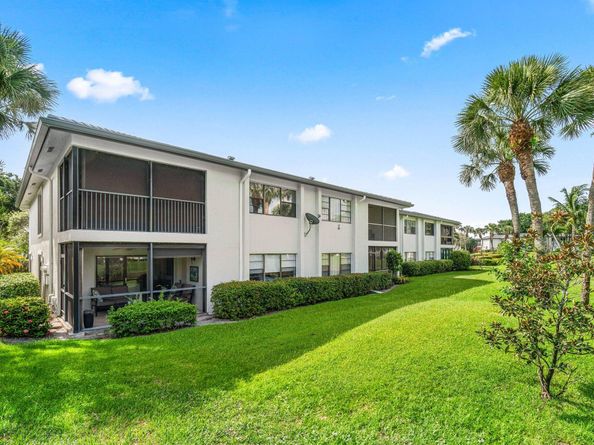 34 Southport Lane E, Boynton Beach FL 33436