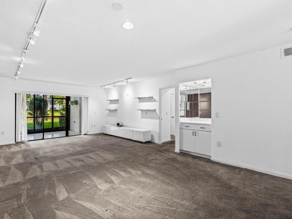 34 Southport Lane E, Boynton Beach FL 33436