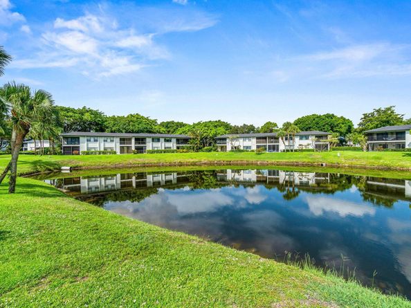 34 Southport Lane E, Boynton Beach FL 33436