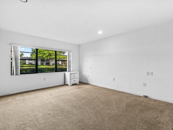 34 Southport Lane E, Boynton Beach FL 33436