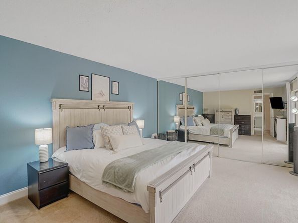 794 Springdale Circle, Palm Springs FL 33461