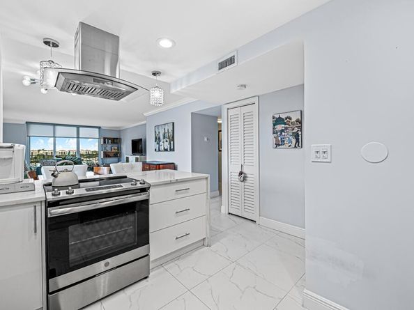 3581 S Ocean Boulevard 7a, South Palm Beach FL 33480