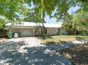 810 SE 10th St, Fort Lauderdale FL 33316