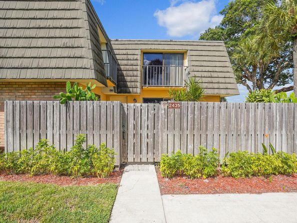2435 24th Way, West Palm Beach FL 33407