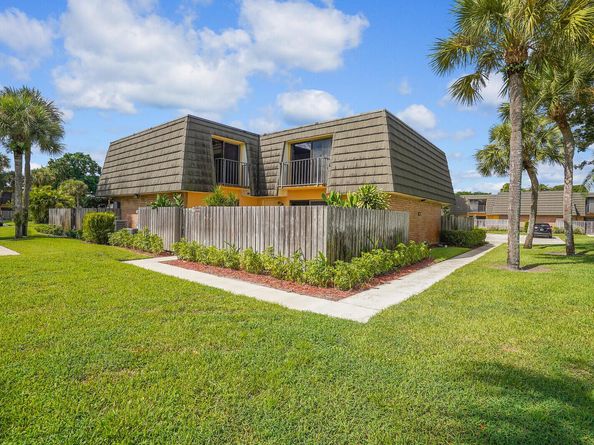 2435 24th Way, West Palm Beach FL 33407