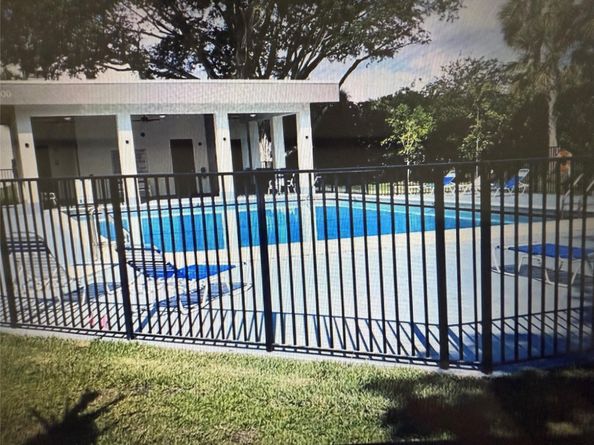 9233 SW 8th St 103, Boca Raton FL 33428