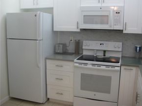 9233 SW 8th St 103, Boca Raton FL 33428