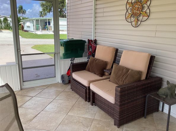 8550 SW 22nd St, Davie FL 33324