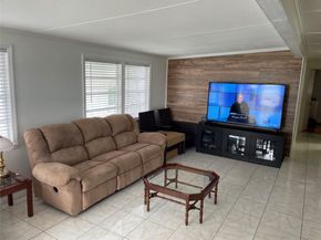 8550 SW 22nd St, Davie FL 33324