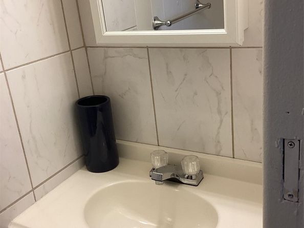 8550 SW 22nd St, Davie FL 33324