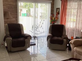 8550 SW 22nd St, Davie FL 33324