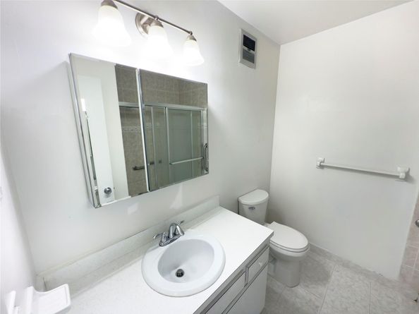 5300 Washington St D303, Hollywood FL 33021