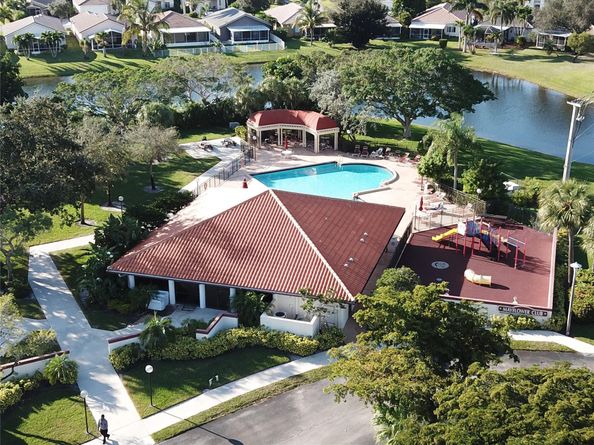 45 Columbia Court, Deerfield Beach FL 33442