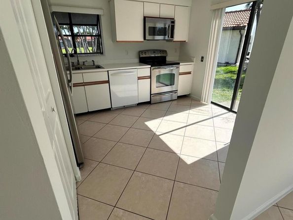 45 Columbia Court, Deerfield Beach FL 33442