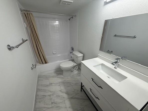 3413 NW 44th St 106, Lauderdale Lakes FL 33309