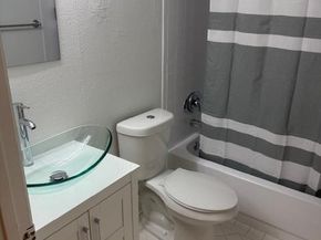 3413 NW 44th St 106, Lauderdale Lakes FL 33309