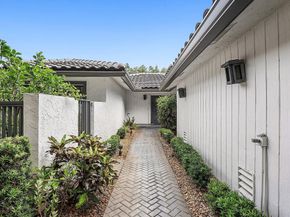 14 Oaks Lane, Boynton Beach FL 33436