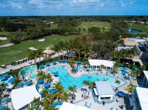14 Oaks Lane, Boynton Beach FL 33436